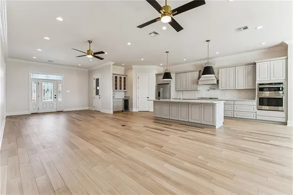 $910,000 | 744 Brockenbraugh Court, Metairie, LA 70005