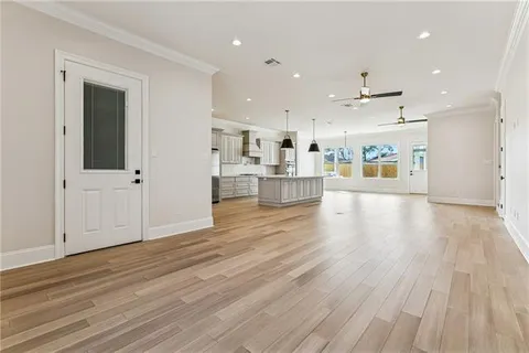 $910,000 | 744 Brockenbraugh Court, Metairie, LA 70005