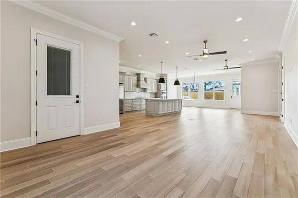 $910,000 | 744 Brockenbraugh Court, Metairie, LA 70005