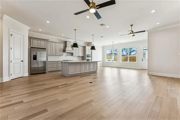 $910,000 | 744 Brockenbraugh Court, Metairie, LA 70005