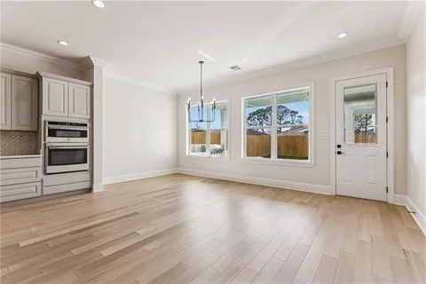 $910,000 | 744 Brockenbraugh Court, Metairie, LA 70005