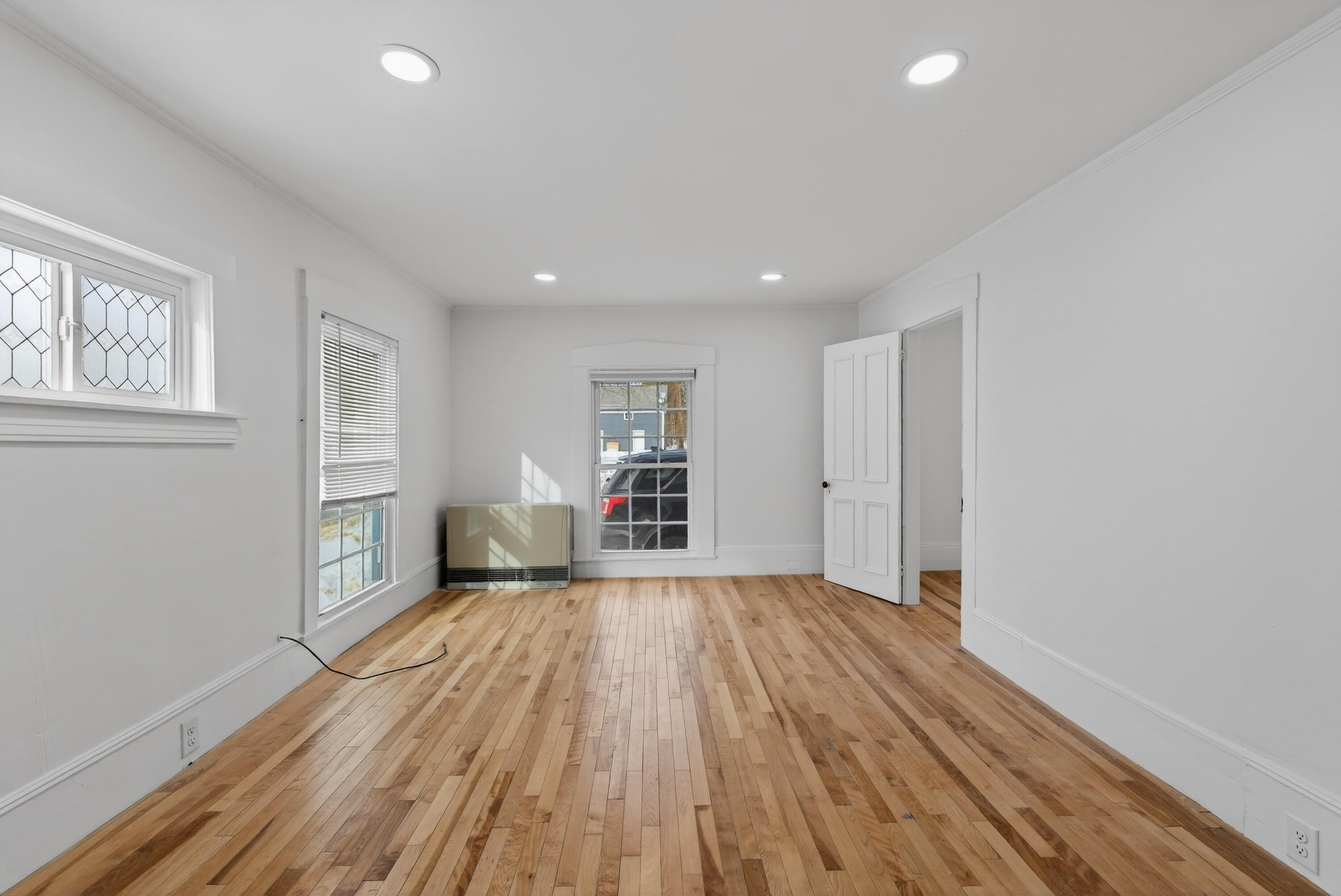 83 Main Street Buxton, ME 04093 - Photo 6 of 26 DSC05583