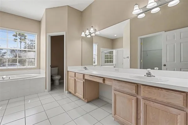 $2,700 | 4810 Bookelia Circle, Bradenton, FL 34203