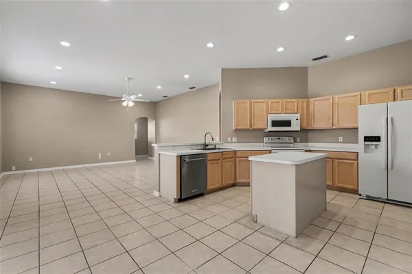 $2,700 | 4810 Bookelia Circle, Bradenton, FL 34203