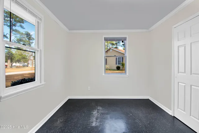 $1,000 | 1002 School Street, Jacksonville, NC 28540