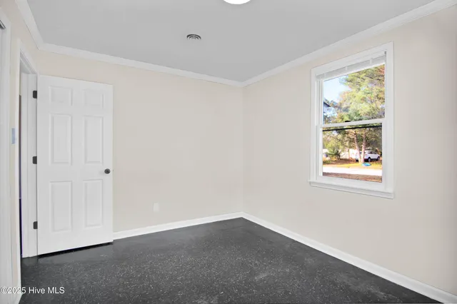 $1,000 | 1002 School Street, Jacksonville, NC 28540