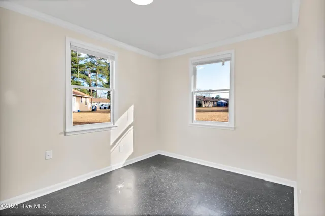 $1,000 | 1002 School Street, Jacksonville, NC 28540