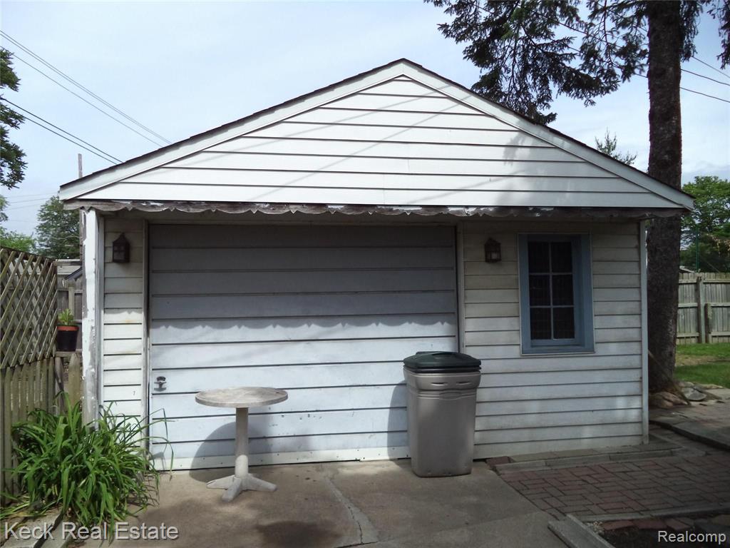 977 Montie Road Lincoln Park, MI 48146 - Photo 3 of 12