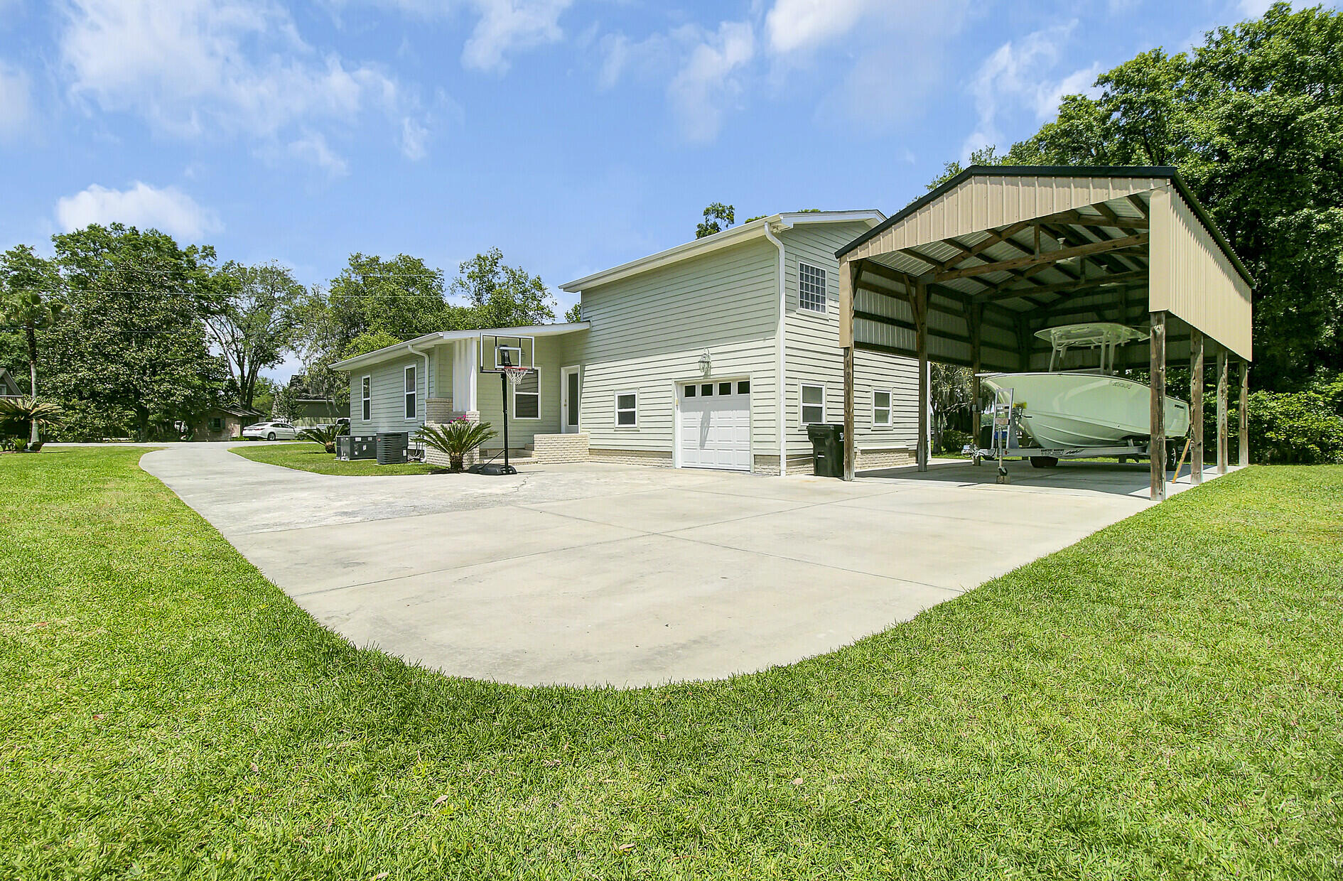 1806 Canvasback Road Moncks Corner, SC 29461 - Photo 6 of 35 05_5_mls