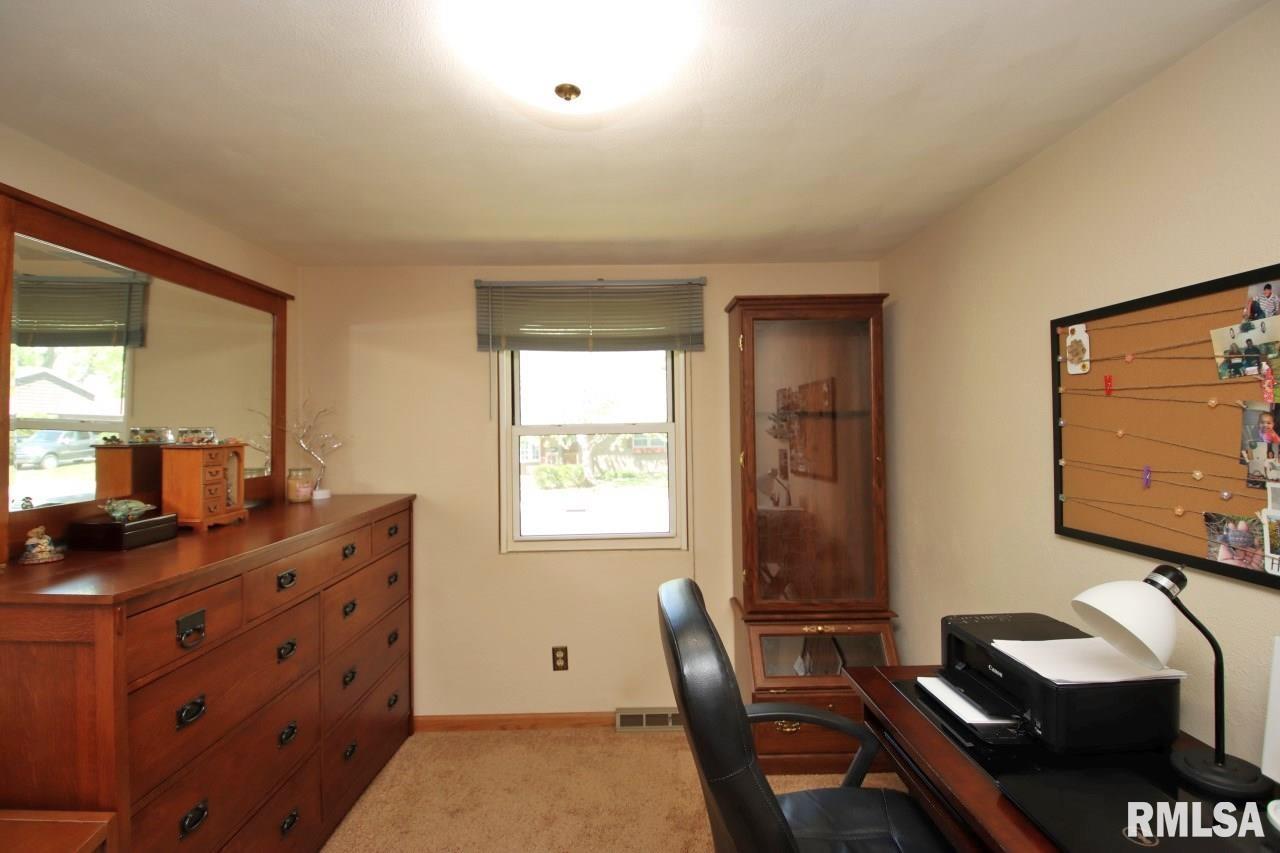 204 Hemlock Street Pekin, IL 61554 - Photo 50 of 71