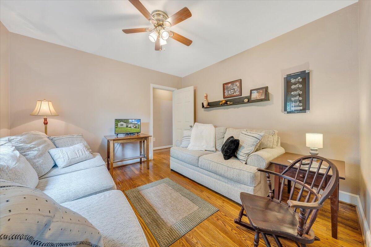 3005 Cannaday Road Northeast Roanoke, VA 24012 - Photo 13 of 34 06-MIB08652