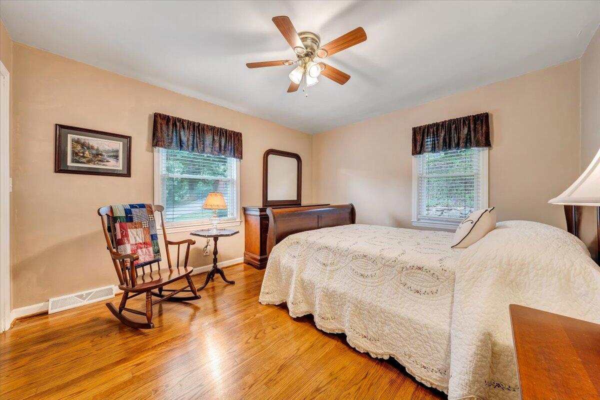 3005 Cannaday Road Northeast Roanoke, VA 24012 - Photo 17 of 34 08-MIB08658