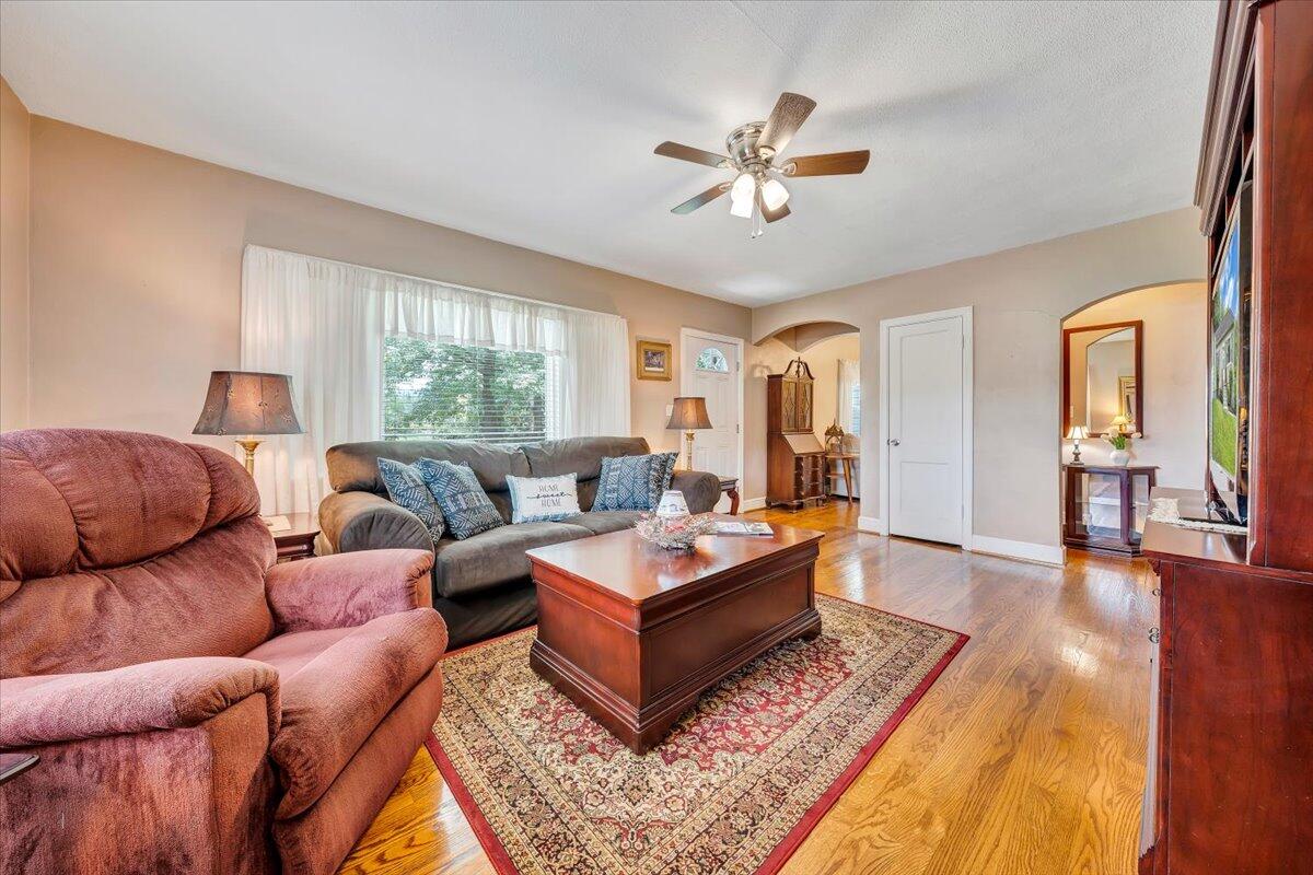 3005 Cannaday Road Northeast Roanoke, VA 24012 - Photo 5 of 34 05-MIB08649