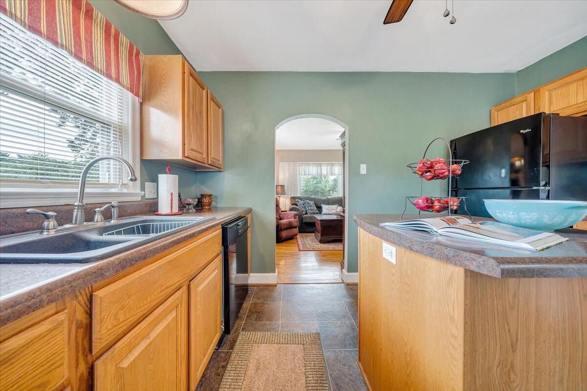 3005 Cannaday Road Northeast Roanoke, VA 24012 - Photo 7 of 34 18-MIB08688
