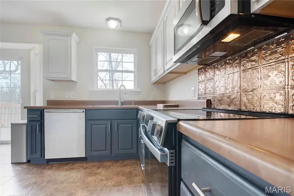 $279,000 | 216 Gran Vista Drive, Festus, MO 63028