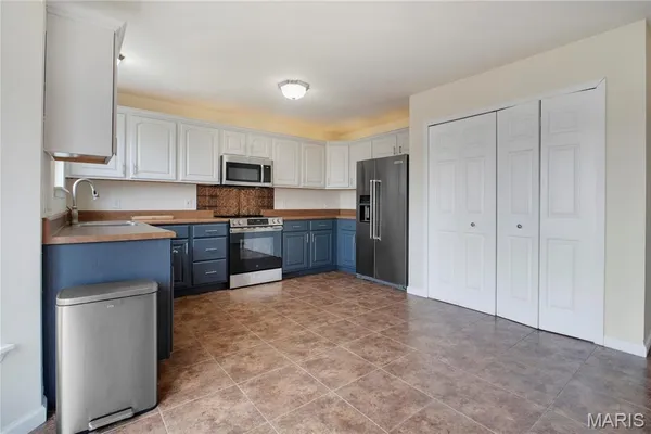 $279,000 | 216 Gran Vista Drive, Festus, MO 63028