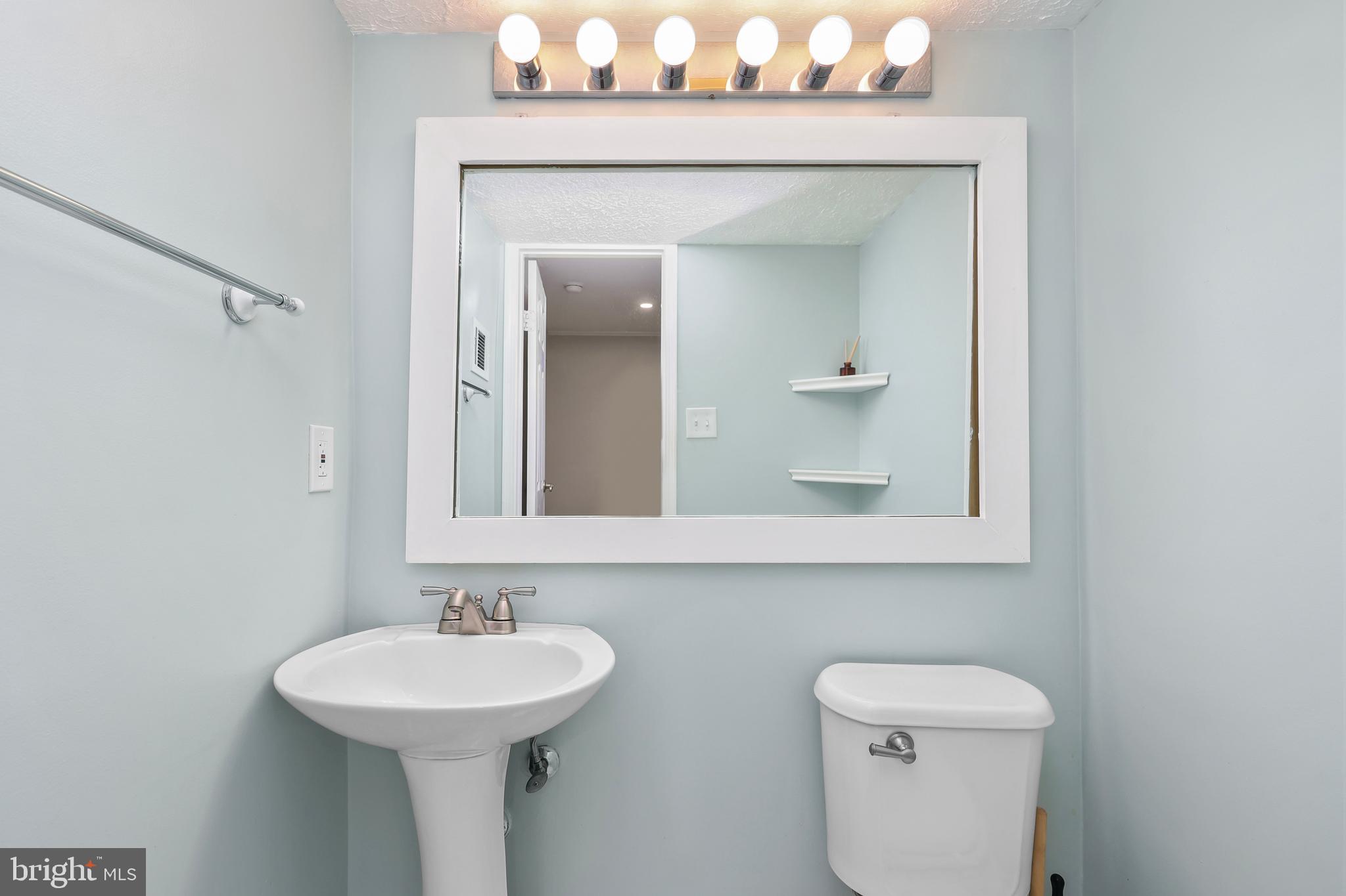 1960 Belmont Ridge Court Reston, VA 20191 - Photo 24 of 32