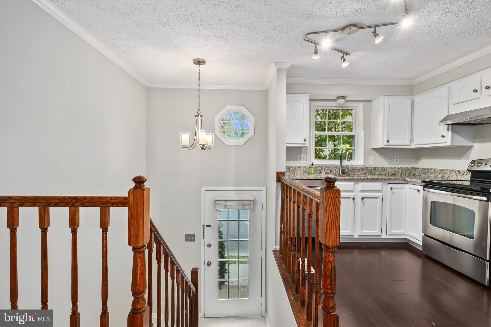 1960 Belmont Ridge Court Reston, VA 20191 - Photo 3 of 32