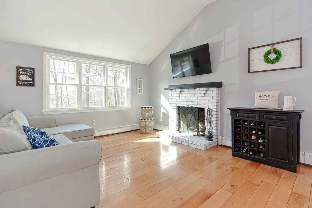 13 Hickory Road Millville, MA 01529 - Photo 6 of 31 Gallery Image 6