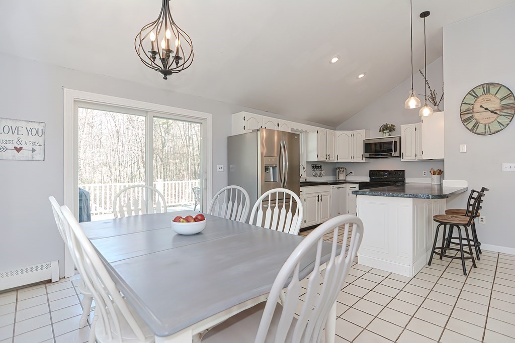13 Hickory Road Millville, MA 01529 - Photo 8 of 31 Gallery Image 8
