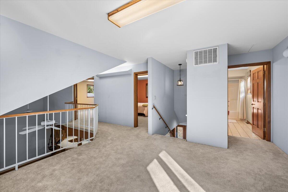 2267 Old Military Road Central Point, OR 97502 - Photo 26 of 39