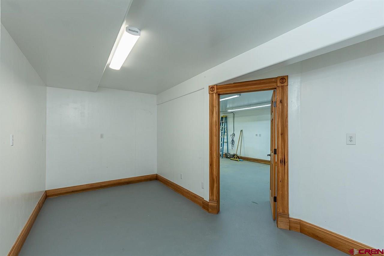 2529 County Road 124 Mancos, CO 81328 - Photo 27 of 34 an empty room with a window