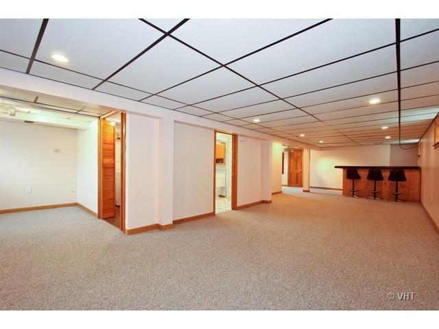8400 South Kenneth Avenue Chicago, IL 60652 - Photo 6 of 16 a view of an empty room with a window