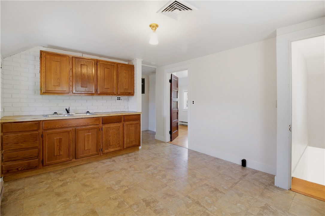 1861 East Main Road Portsmouth, RI 02871 - Photo 19 of 35 Second Floor Flex Space