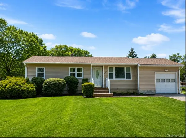 $689,000 | 16400 County Road 48, Cutchogue, NY 11935