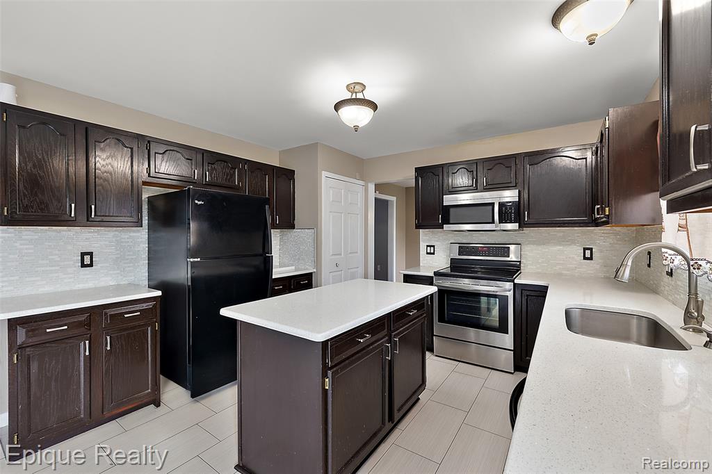 22480 Streamside Drive Macomb, MI 48044 - Photo 51 of 68 Gallery Image 51