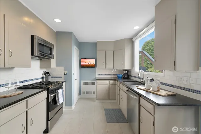 $975,000 | 214 Sherman Street Northwest, Olympia, WA 98502