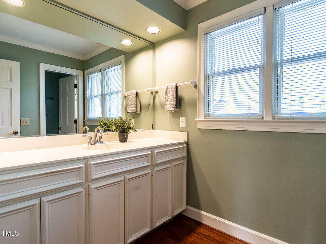 2512 Winterbury Court Raleigh, NC 27607 - Photo 25 of 34 025-1280x960-bathroom