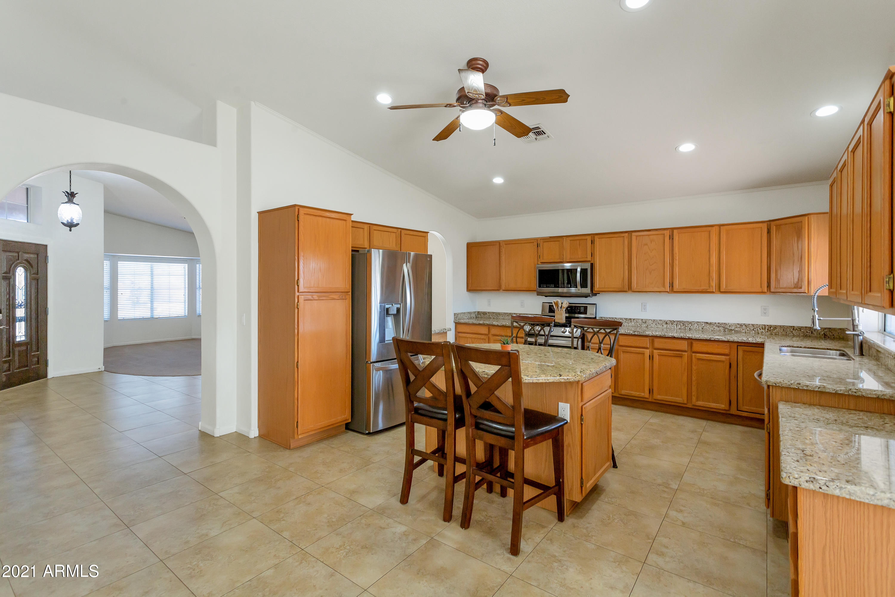 8817 West Wethersfield Road Peoria, AZ 85381 - Photo 3 of 22 QPT Photo - _L1A5503