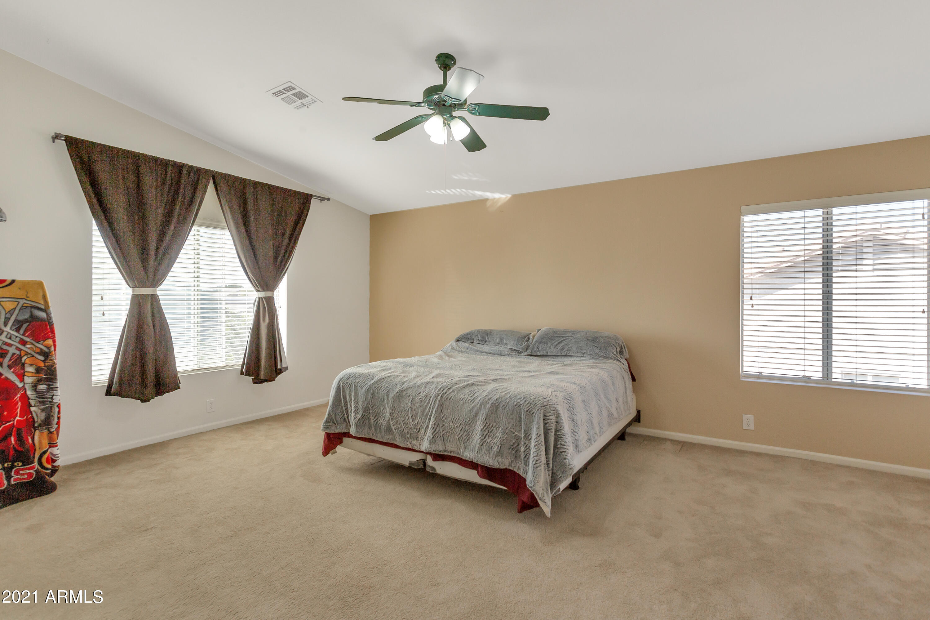 8817 West Wethersfield Road Peoria, AZ 85381 - Photo 10 of 22 QPT Photo - _L1A5517