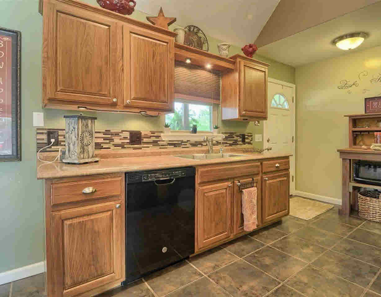 2185 North Summers Road Imlay City, MI 48444 - Photo 19 of 43 21320633-18.JPG
