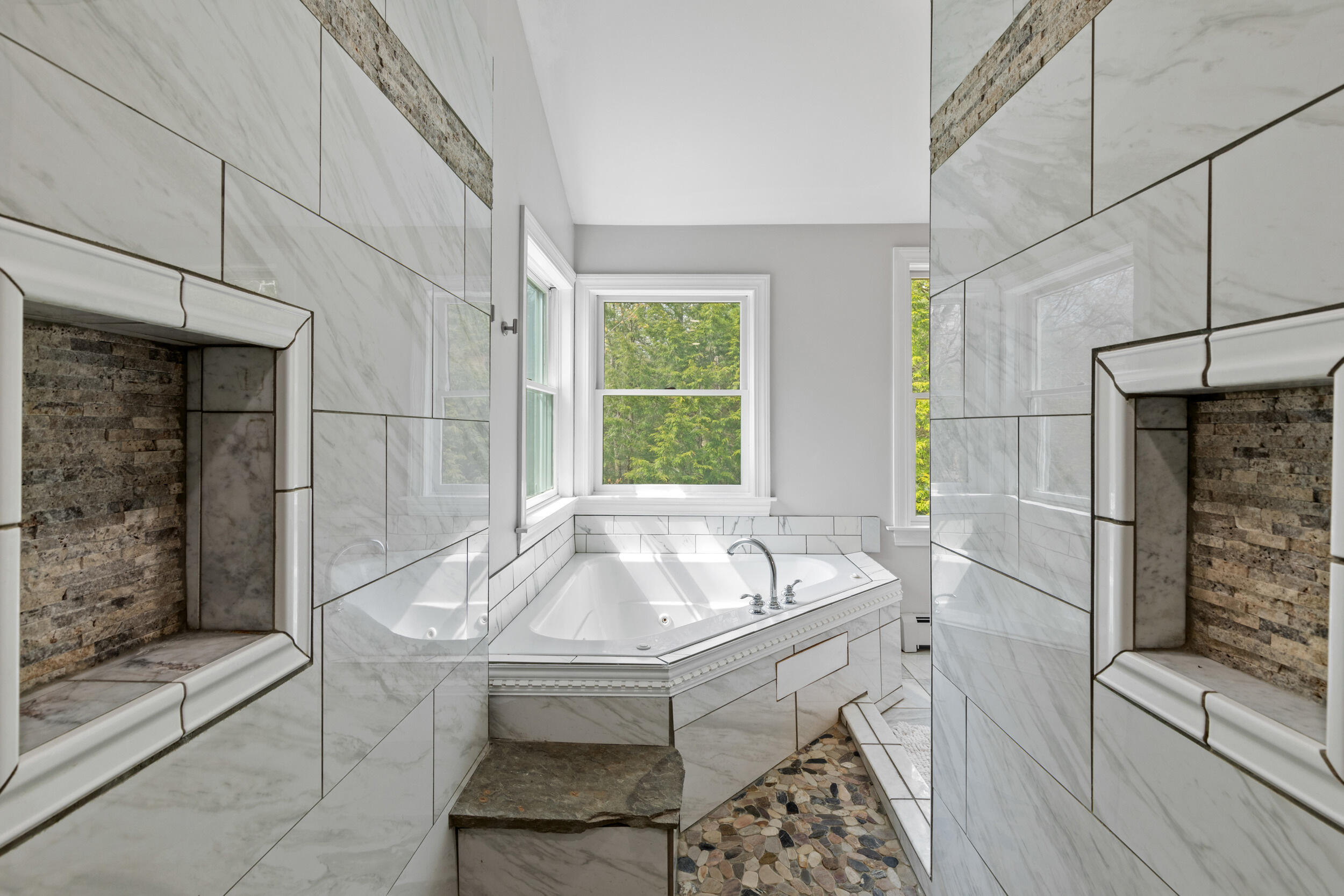 319 Harris Road Cumberland Center, ME 04021 - Photo 21 of 47 Shower-niche-soaking-tub