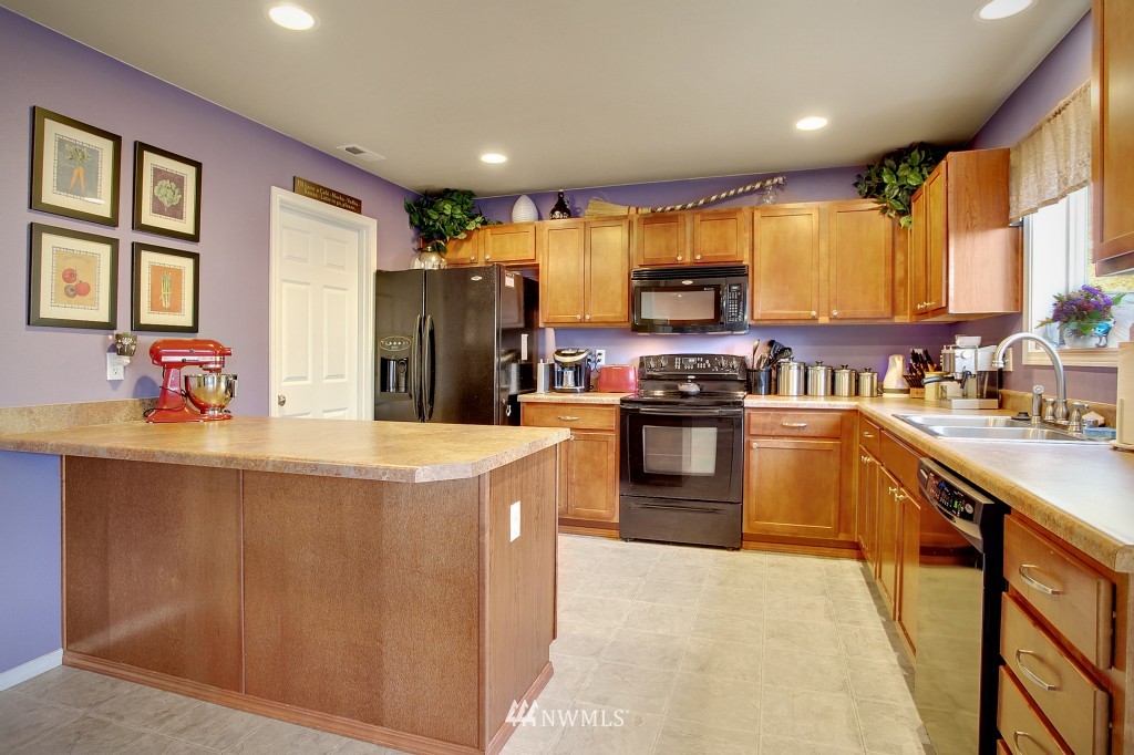 18901 13th Avenue Southeast Bothell, WA 98012 - Photo 2 of 15
