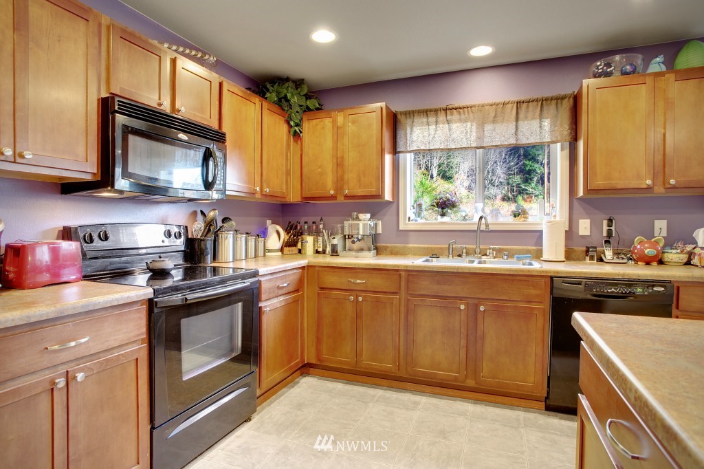 18901 13th Avenue Southeast Bothell, WA 98012 - Photo 3 of 15
