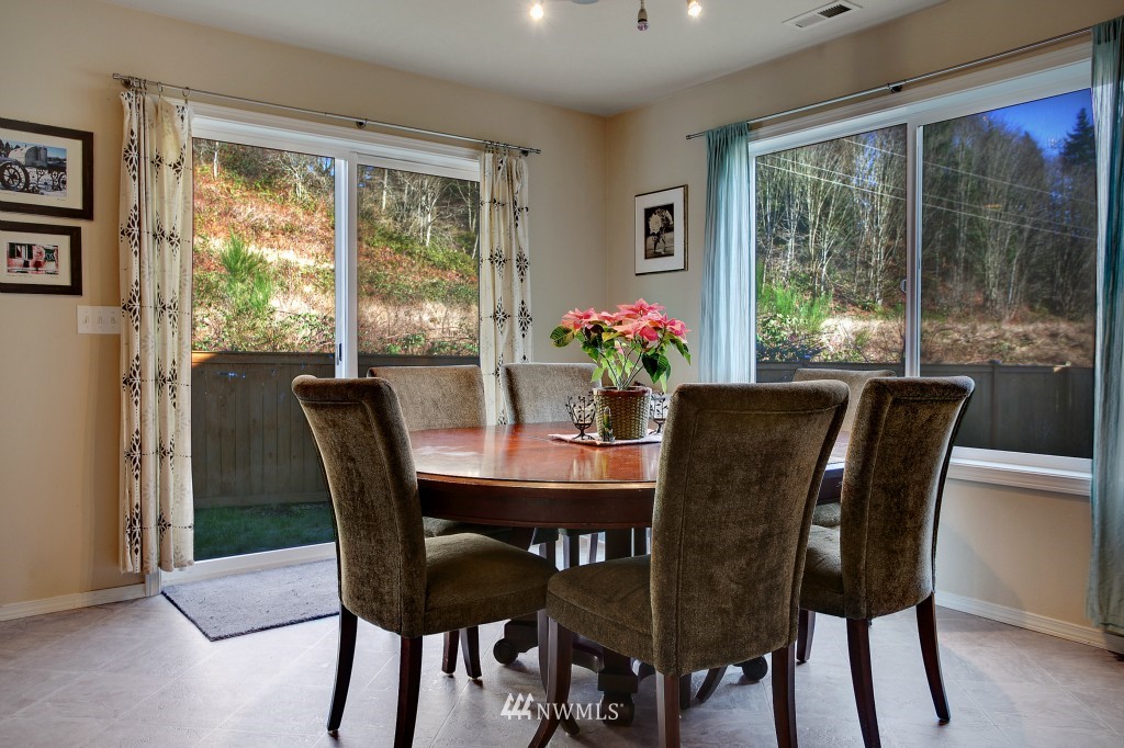 18901 13th Avenue Southeast Bothell, WA 98012 - Photo 4 of 15