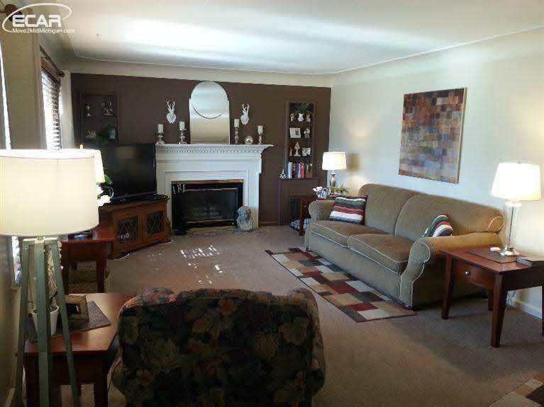 2010 Miller Road Flint, MI 48503 - Photo 5 of 10 21175212-4.JPG