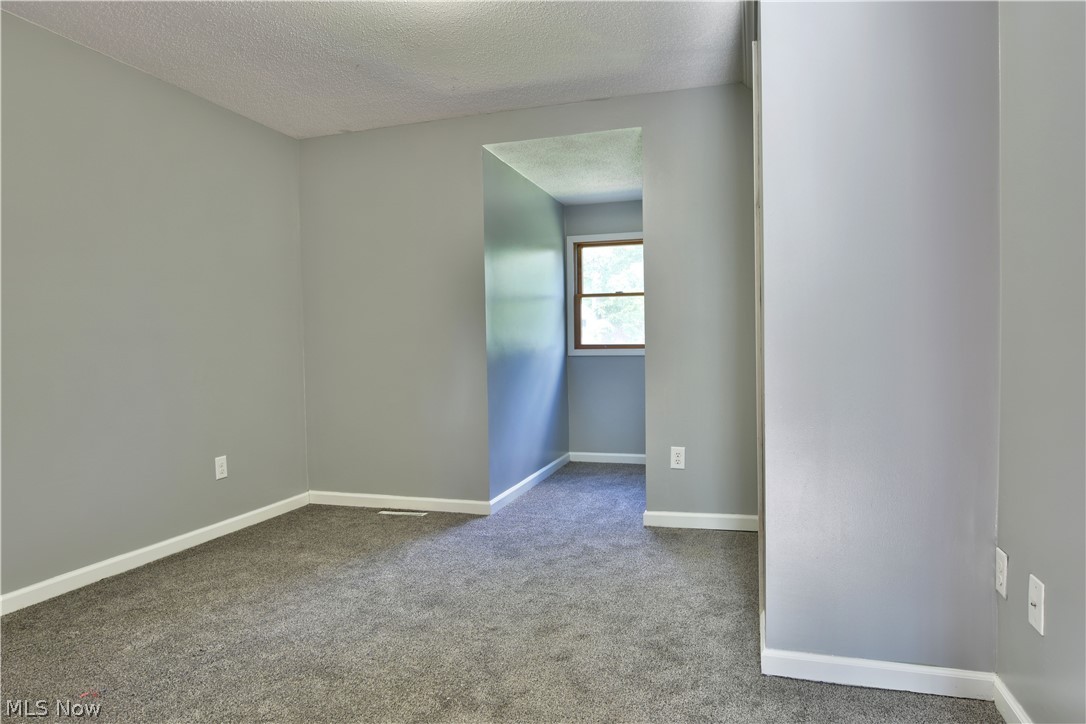 8637 Howland Springs Road Southeast Warren, OH 44484 - Photo 23 of 35 Gallery Image 23