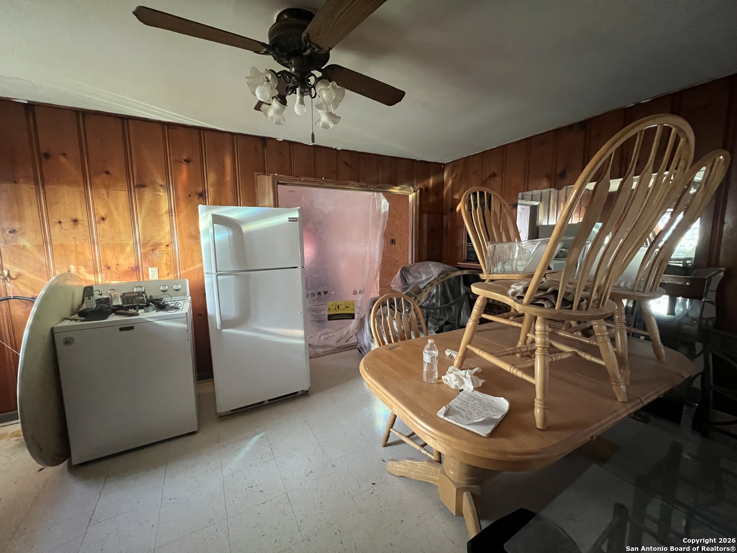 1338 Merida Street San Antonio, TX 78207 - Photo 4 of 16 a room with gym equipment