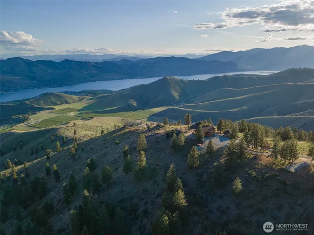 $2,650,000 | 1831 Cottontail Lane, Chelan, WA 98816