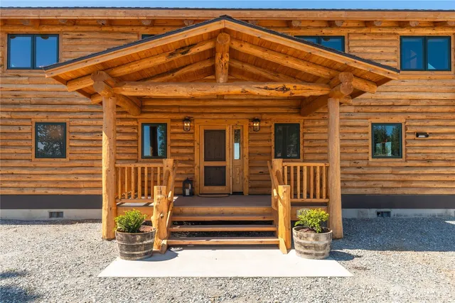 $2,650,000 | 1831 Cottontail Lane, Chelan, WA 98816