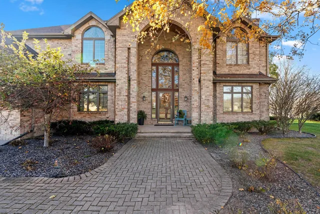 $699,900 | 3117 West Twin Willow Court, Appleton, WI 54914