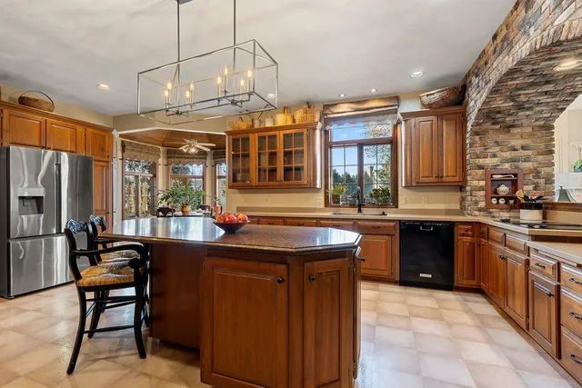 $699,900 | 3117 West Twin Willow Court, Appleton, WI 54914