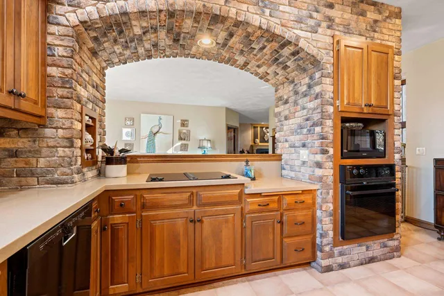 $699,900 | 3117 West Twin Willow Court, Appleton, WI 54914