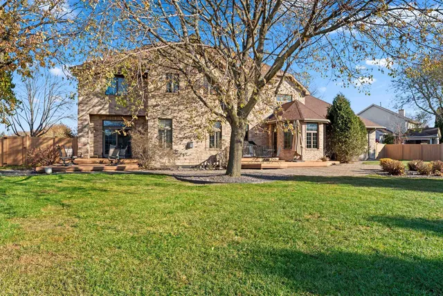 $699,900 | 3117 West Twin Willow Court, Appleton, WI 54914