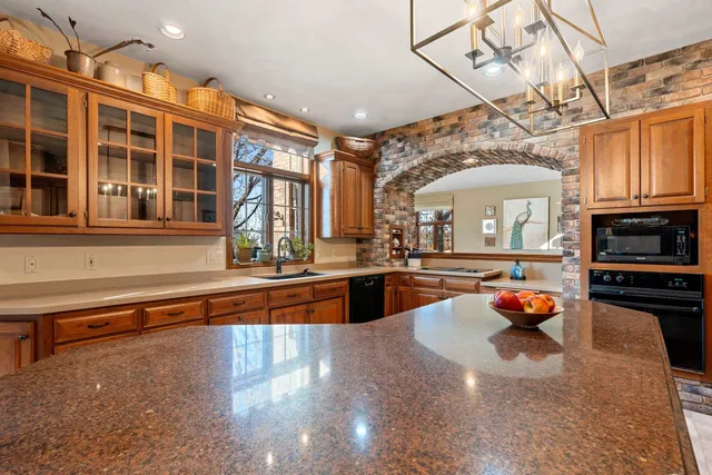 $699,900 | 3117 West Twin Willow Court, Appleton, WI 54914