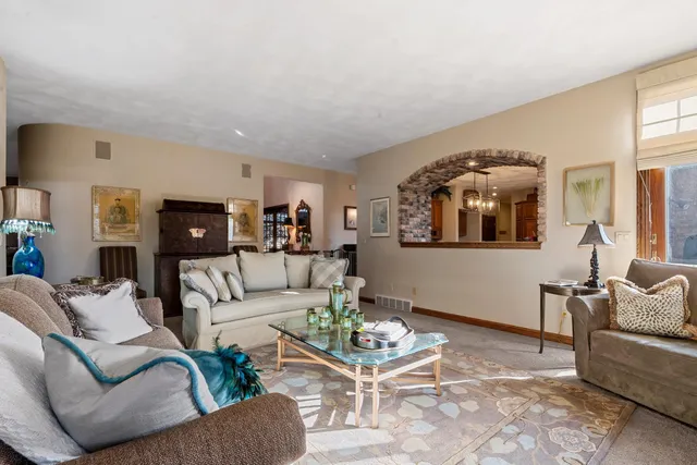 $699,900 | 3117 West Twin Willow Court, Appleton, WI 54914